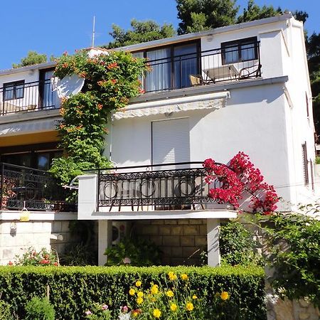 Guesthouse Apartment Bozica Bol Esterno foto