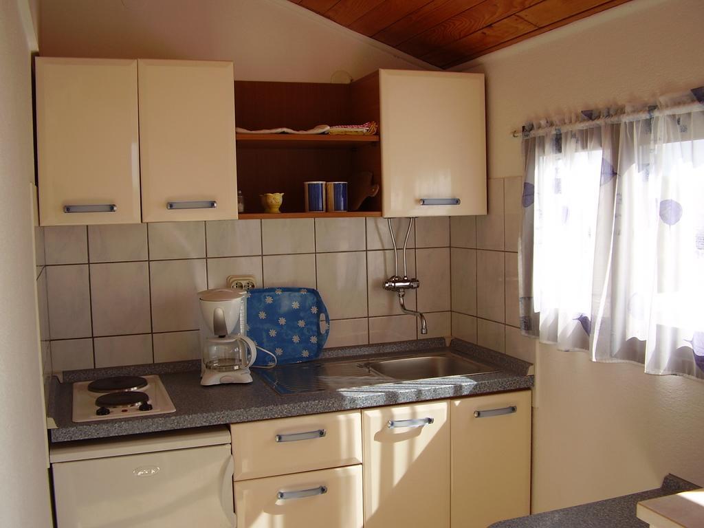 Guesthouse Apartment Bozica Bol Camera foto