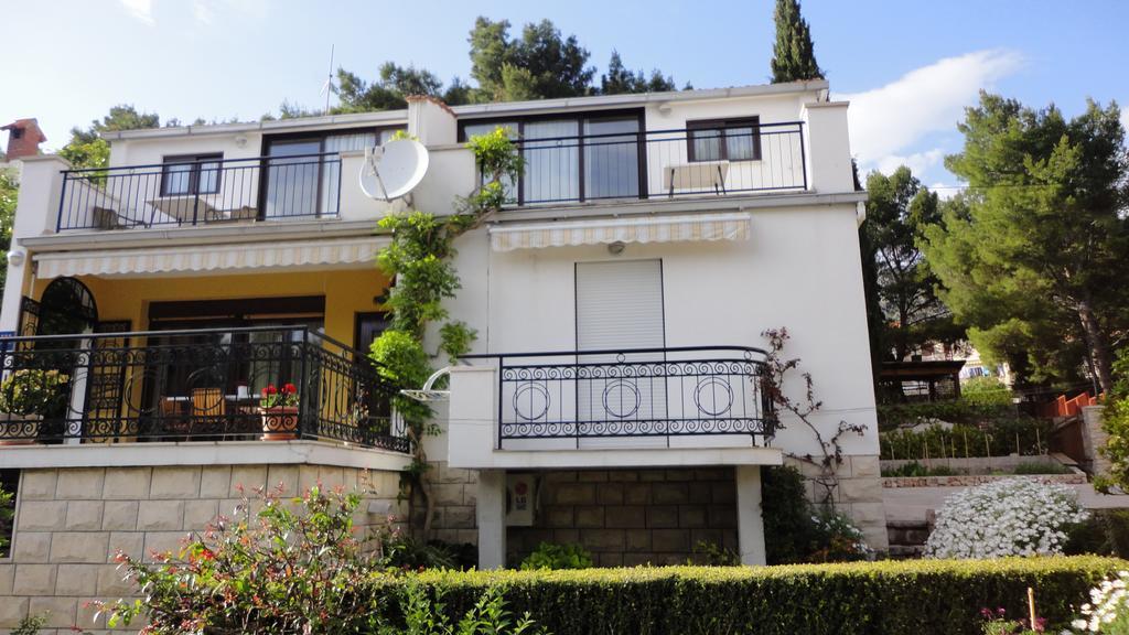Guesthouse Apartment Bozica Bol Esterno foto