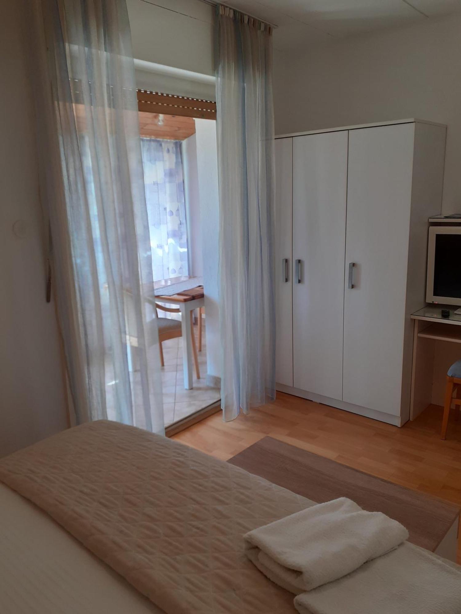 Guesthouse Apartment Bozica Bol Esterno foto