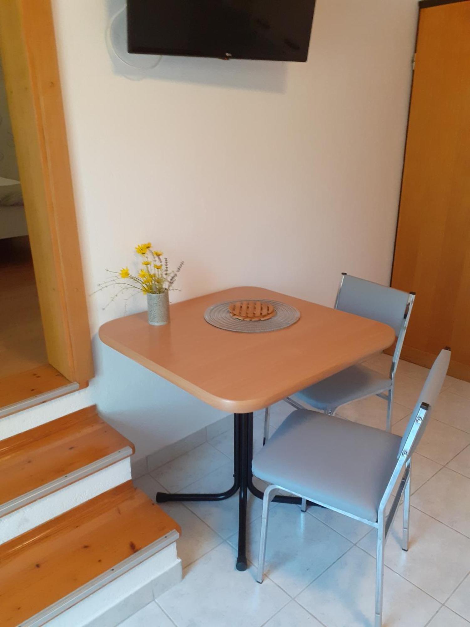 Guesthouse Apartment Bozica Bol Esterno foto