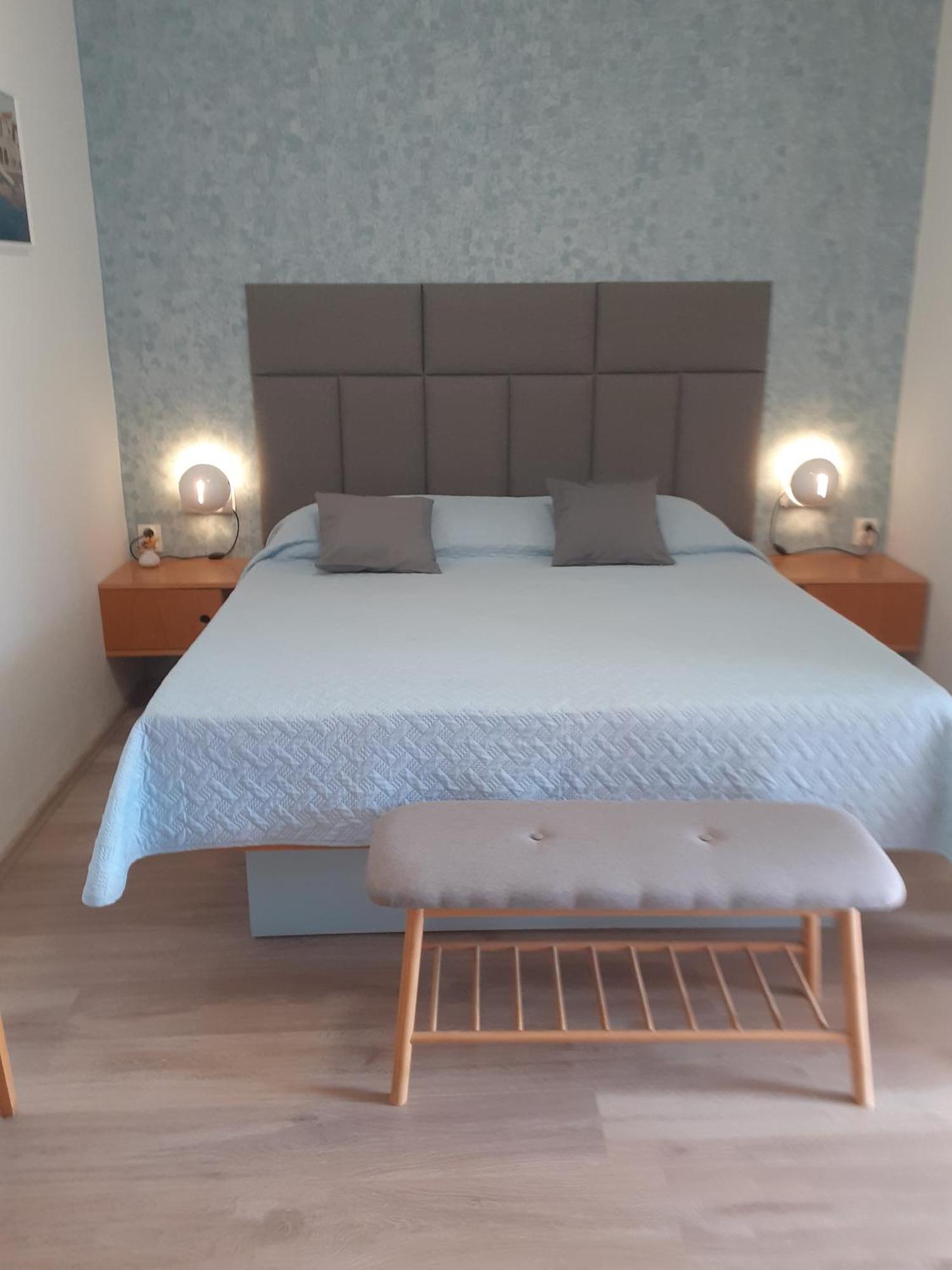 Guesthouse Apartment Bozica Bol Esterno foto