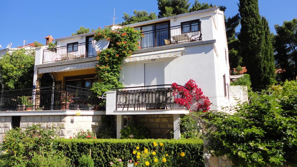 Guesthouse Apartment Bozica Bol Esterno foto