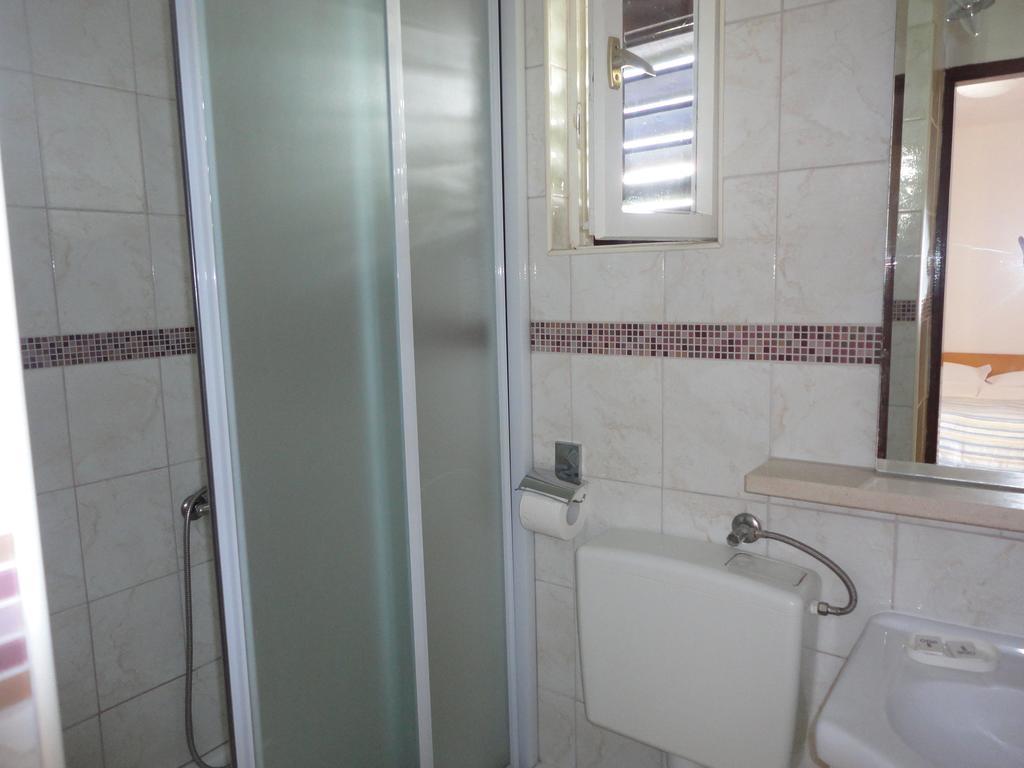 Guesthouse Apartment Bozica Bol Esterno foto