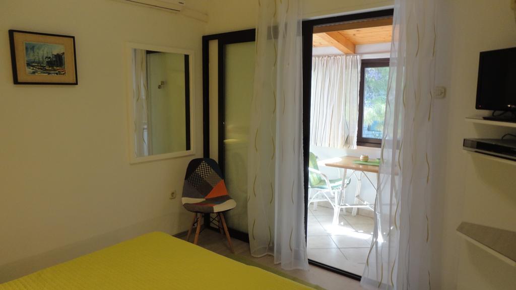 Guesthouse Apartment Bozica Bol Esterno foto