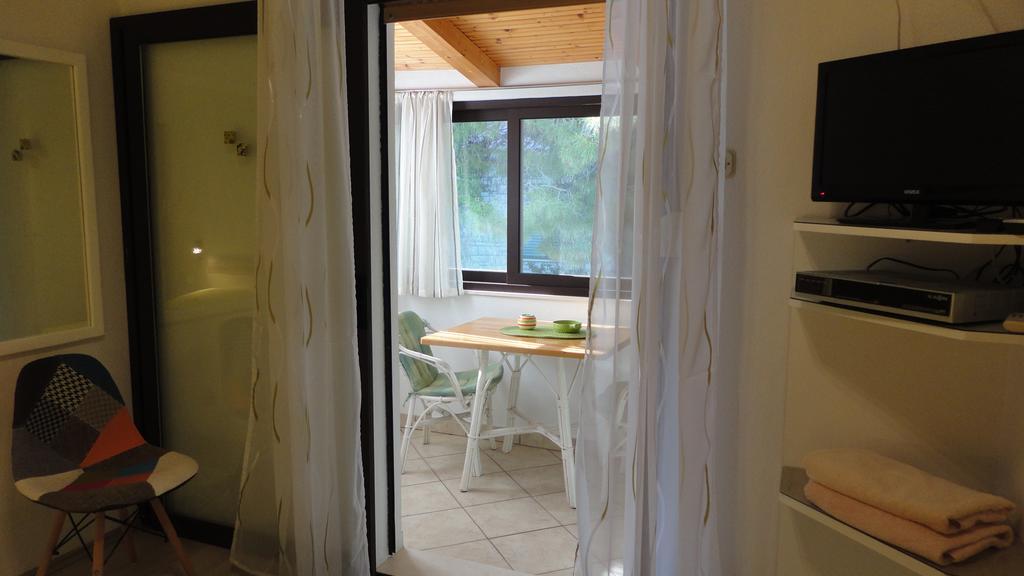 Guesthouse Apartment Bozica Bol Esterno foto