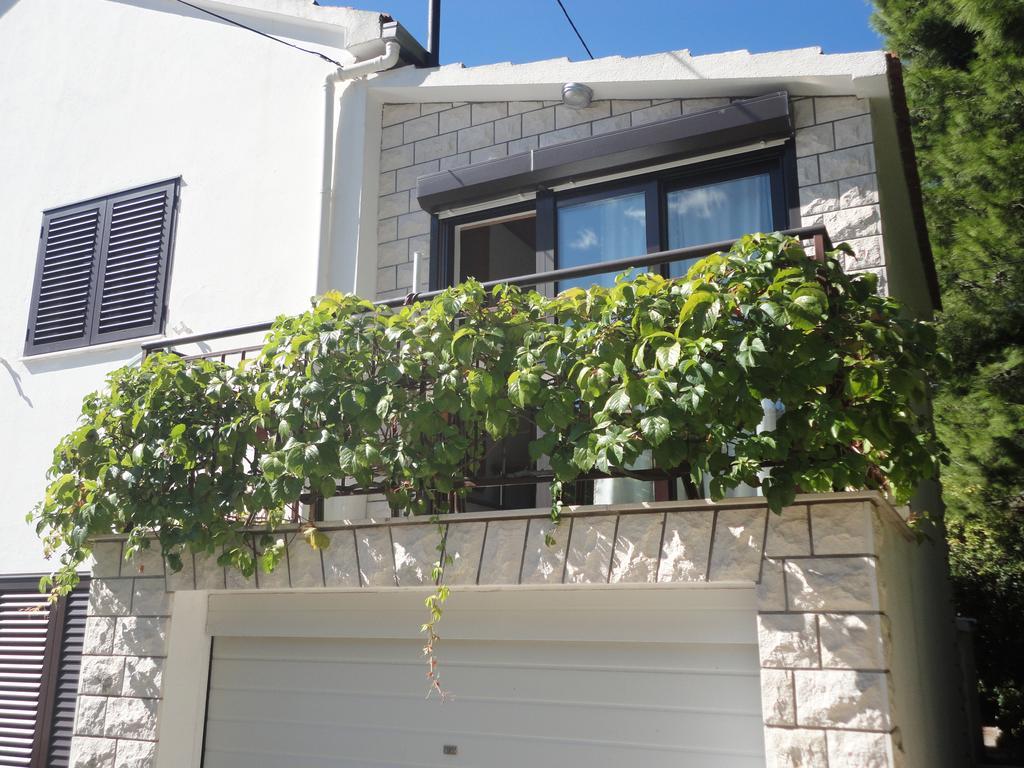 Guesthouse Apartment Bozica Bol Esterno foto