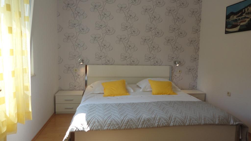 Guesthouse Apartment Bozica Bol Esterno foto